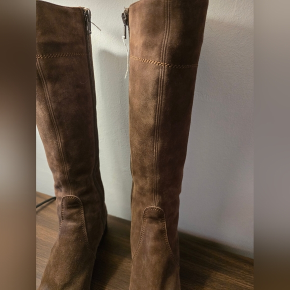 Bally Vintage Lined Brown Suede Knee-High Boots - Picture 6 of 8